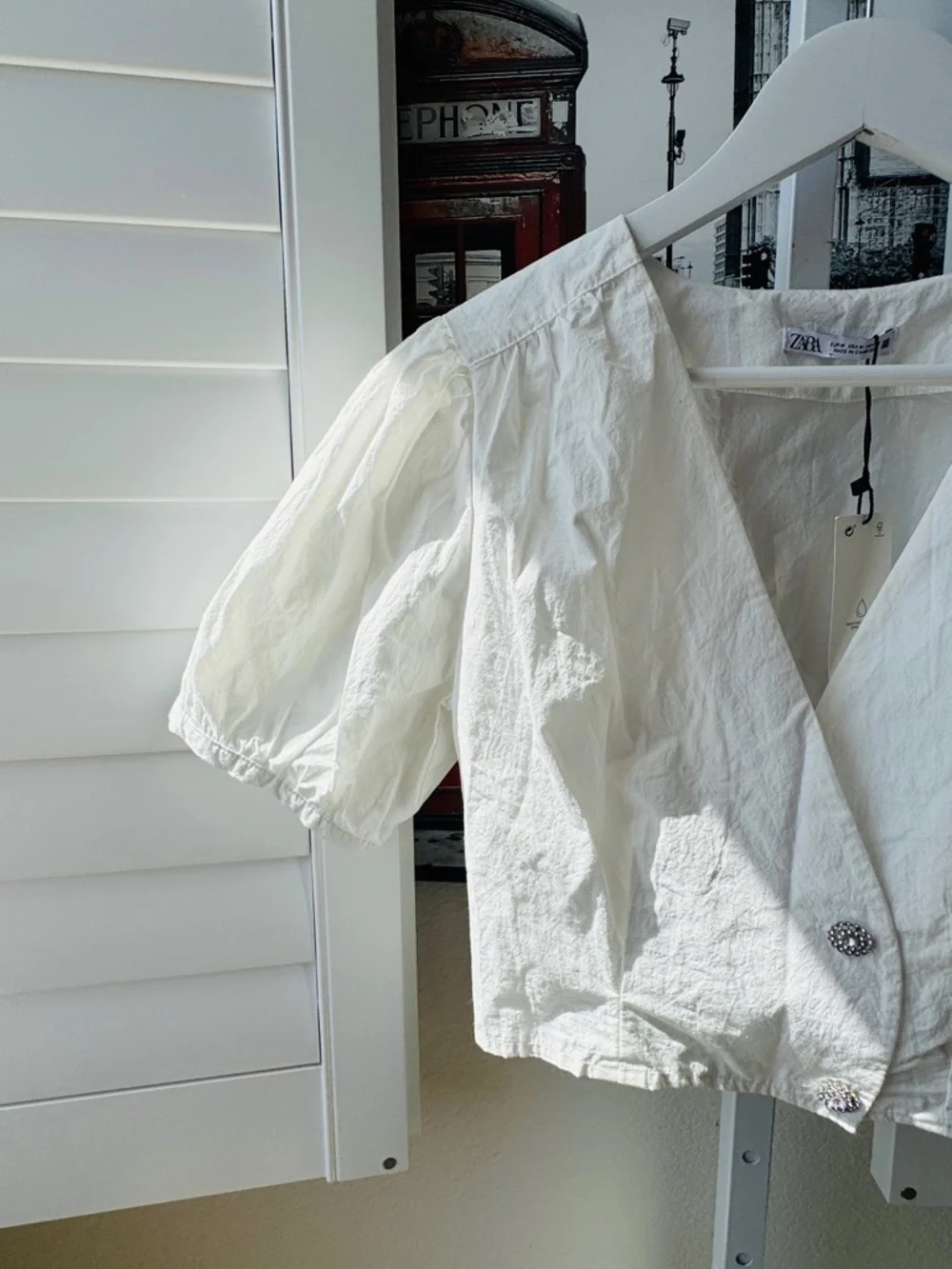 ZARA White Puff-Sleeve Cropped Buttoned Top